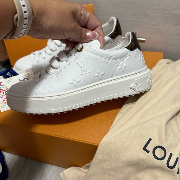 Louis Vuitton time out sneakers - Picture 2 of 9